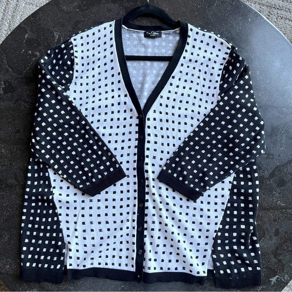Nue Options Woman Black and White Cardigan - Size 1X/2X